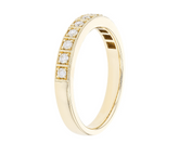 14 Karat Yellow Gold Ring with 16 Round Diamonds